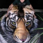 Bodypaint Tiger Optical Illusion by Craig Tracy 5