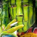 green-mask-body-paint-optical-illusion